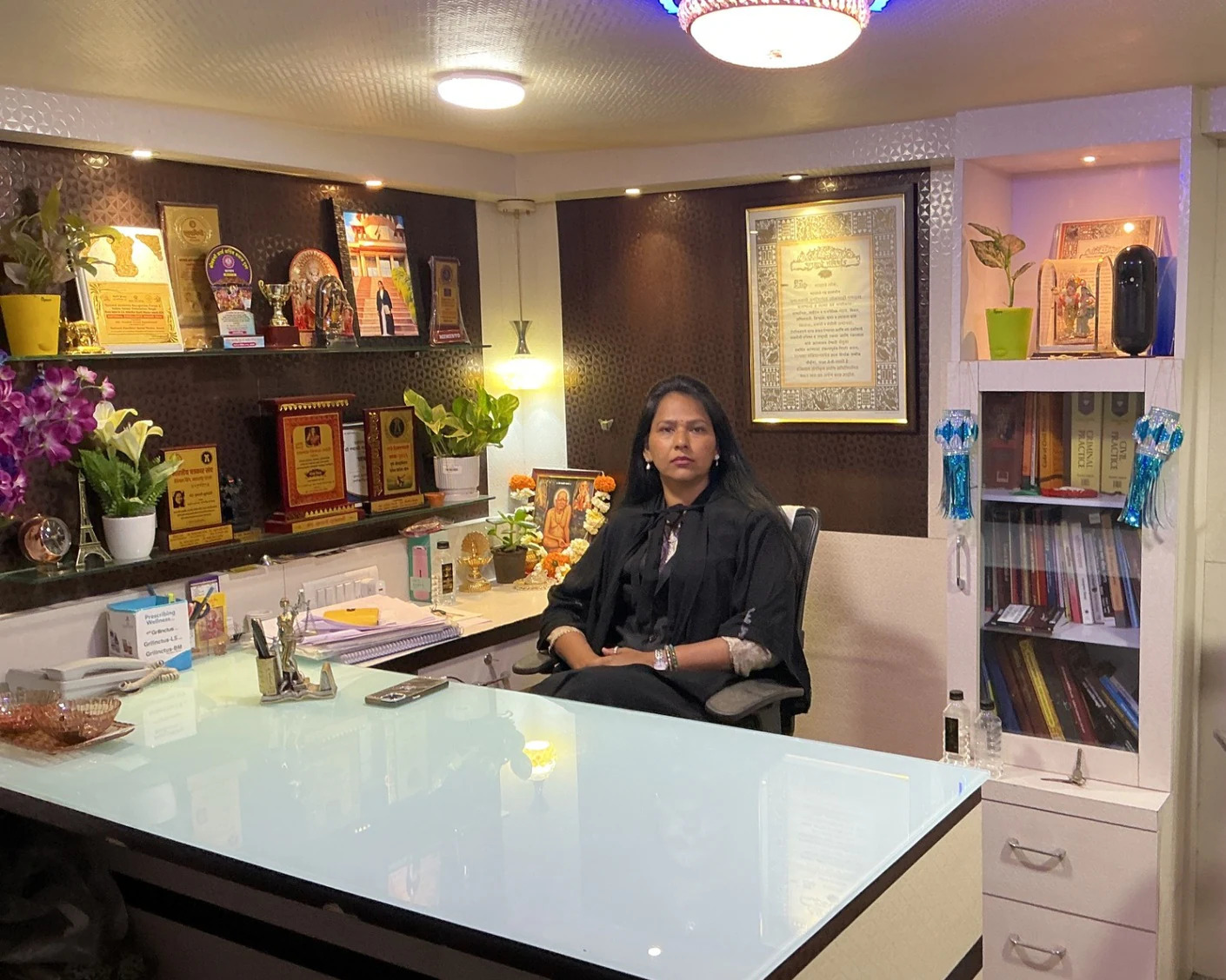 advocate in Pune providing legal consultation