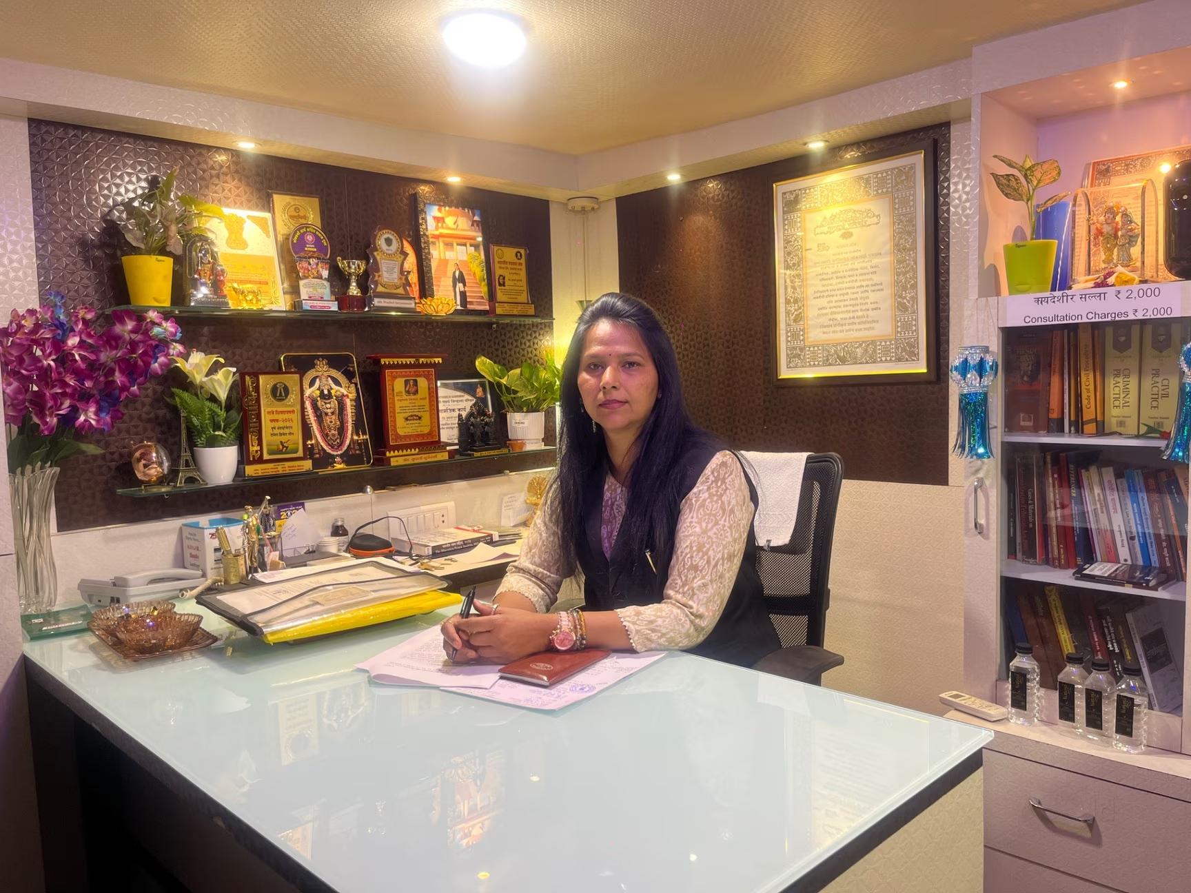 Experienced advocate in Pune assisting clients