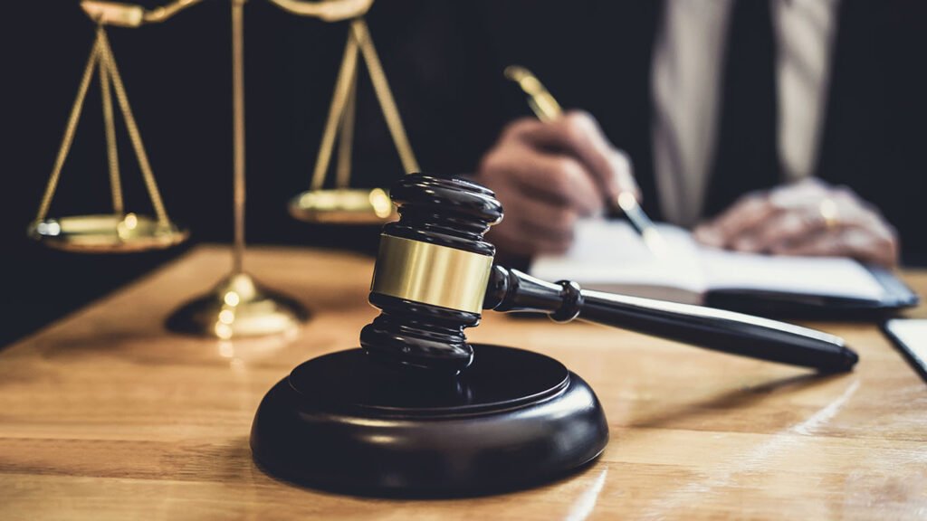 Lawyer in Bibwewadi