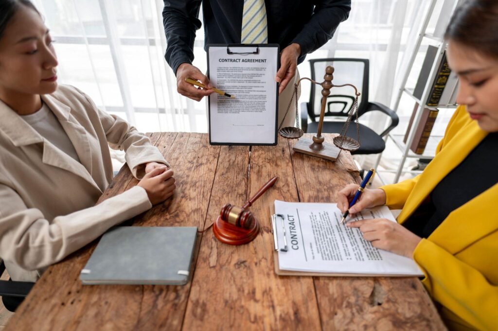 Lawyer in Chandan Nagar