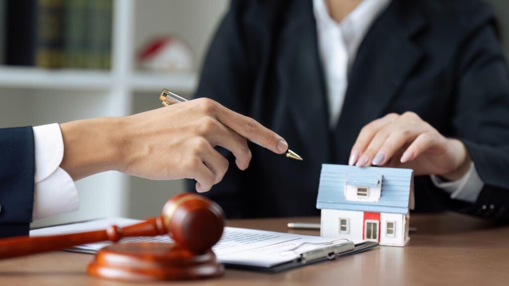 Lawyer in Jangli Maharaj Road