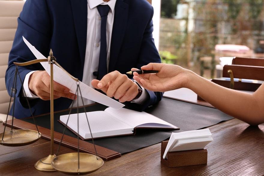 Lawyer in Rahatani